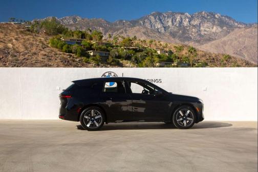 2026 BMW iX xDrive60