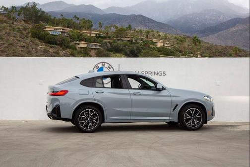 2025 BMW X4 xDrive30i