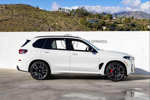 2024 BMW X5 M60i