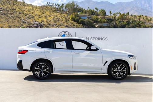 2025 BMW X4 xDrive30i