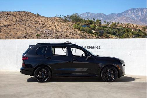 2026 BMW X7 M60i