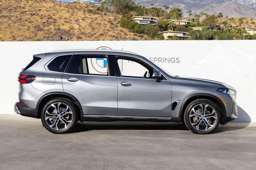 Skyscraper Grey Metallic 2026 BMW X5 xDrive40i