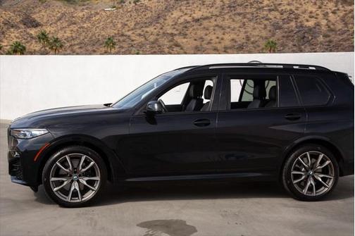 2022 BMW X7 M50i