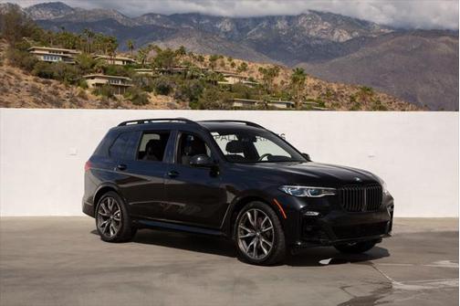 2022 BMW X7 M50i