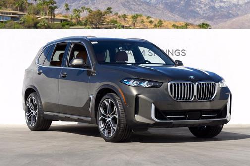 Manhattan Green Metallic 2024 BMW X5 xDrive40i