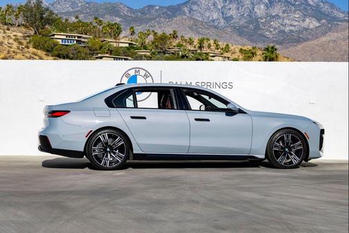 Brooklyn Grey Metallic 2023 BMW 740 i
