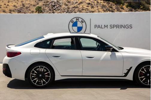 2025 BMW M440 i