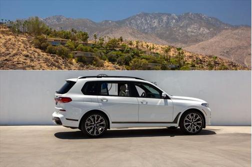 2021 BMW X7 M50i