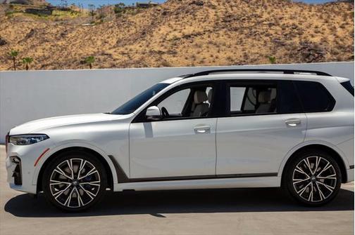 2021 BMW X7 M50i