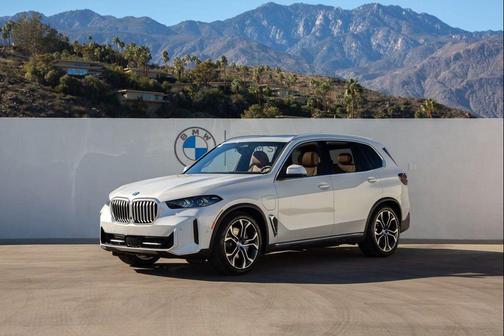 Mineral White Metallic 2026 BMW X5 PHEV xDrive50e