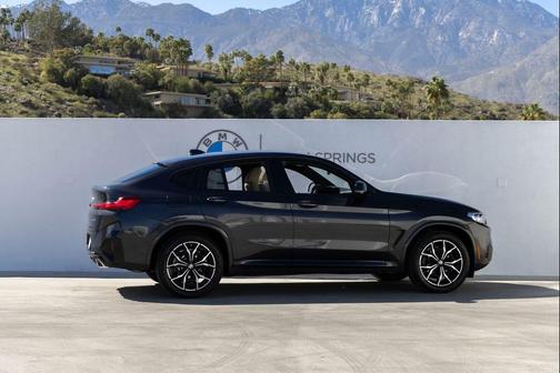 2025 BMW X4 xDrive30i