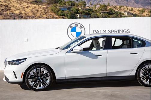 2025 BMW i5 eDrive40