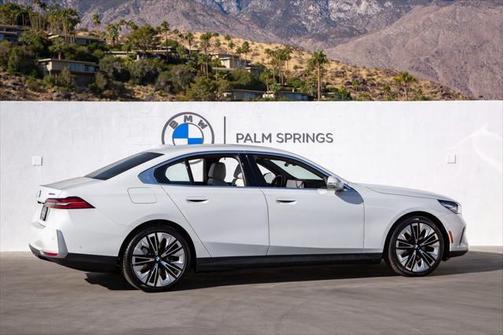 2025 BMW i5 eDrive40