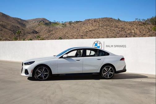 2026 BMW 550e 550e xDrive