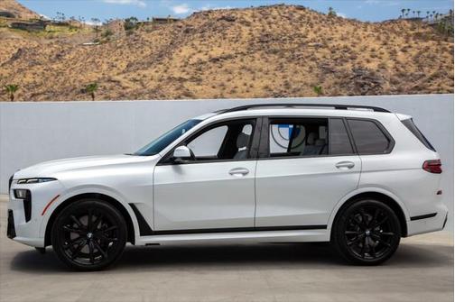 2025 BMW X7 xDrive40i