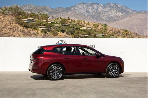 2026 BMW iX xDrive60