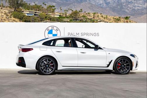 Mineral White Metallic 2026 BMW M440 i