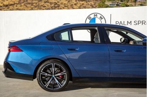 2025 BMW 530 i