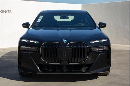 2025 BMW 750e i xDrive