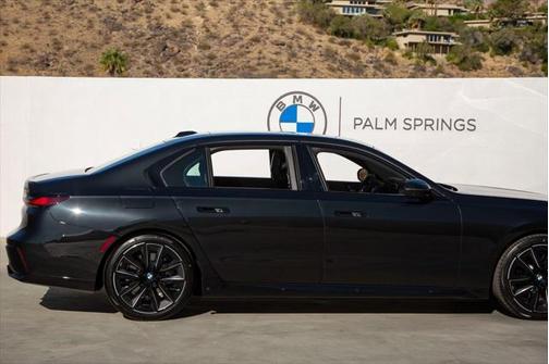 2025 BMW 750e i xDrive