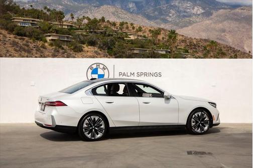 2025 BMW i5 eDrive40