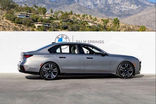 Oxide Grey Metallic 2026 BMW 740 740i