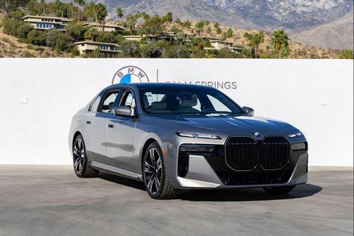 Oxide Grey Metallic 2026 BMW 740 740i