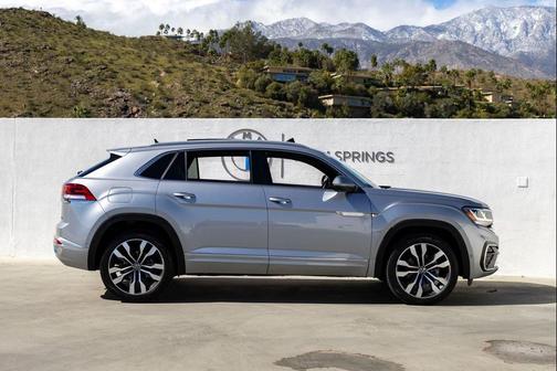 2022 Volkswagen Atlas Cross Sport 3.6L V6 SEL Premium R-Line