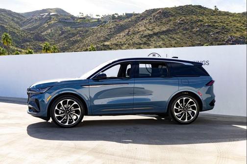 2026 Lincoln Nautilus Black Label