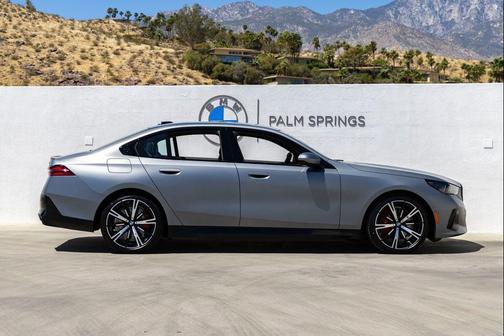 Frozen Pure Grey Metallic 2026 BMW 550e xDrive