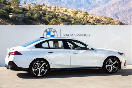 2025 BMW 530 i