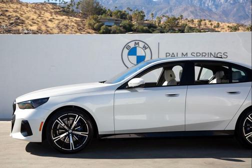 2025 BMW 530 i