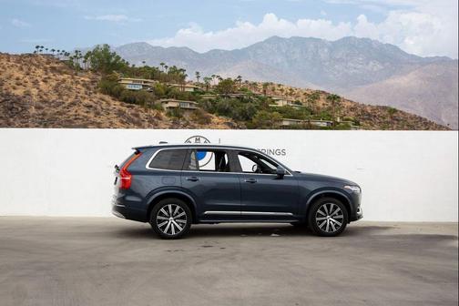 2022 Volvo XC90 Recharge Plug-In Hybrid T8 Inscription 7 Passenger