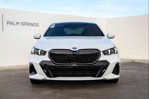 2025 BMW 550e xDrive