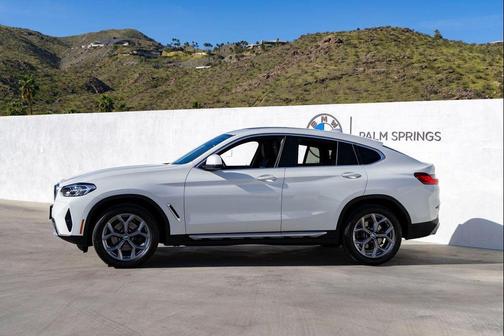 2025 BMW X4 xDrive30i