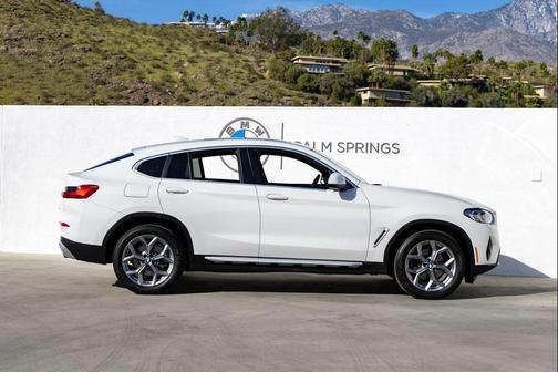 2025 BMW X4 xDrive30i