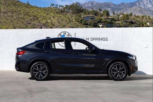 2025 BMW X4 xDrive30i