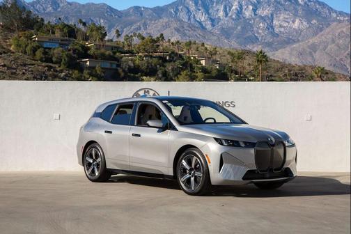 2026 BMW iX xDrive60