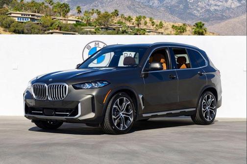 Manhattan Green Metallic 2026 BMW X5 xDrive40i