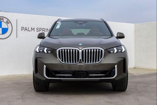 Manhattan Green Metallic 2026 BMW X5 sDrive40i