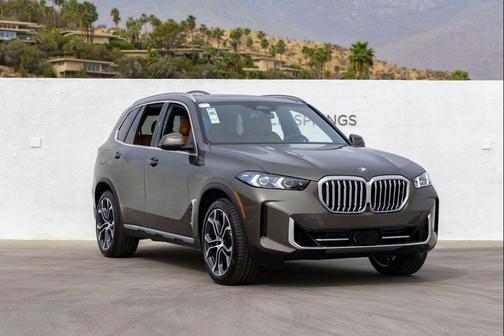 Manhattan Green Metallic 2026 BMW X5 sDrive40i