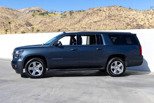 Shadow Gray Metallic 2019 Chevrolet Suburban LT