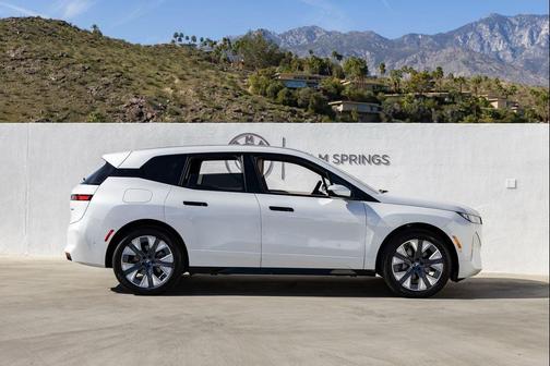 2026 BMW iX xDrive45