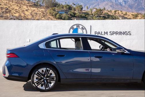 2025 BMW 530 i