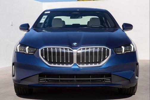 2025 BMW 530 i