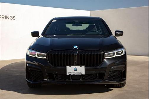 2022 BMW 740 i
