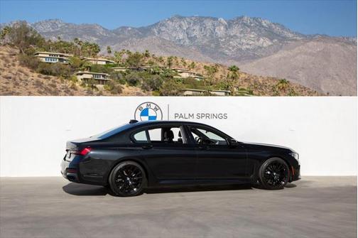 2022 BMW 740 i
