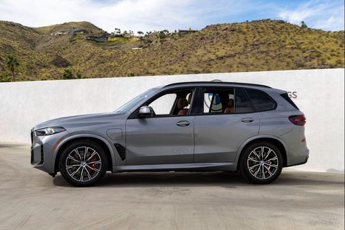 Skyscraper Grey Metallic 2026 BMW X5 PHEV xDrive50e