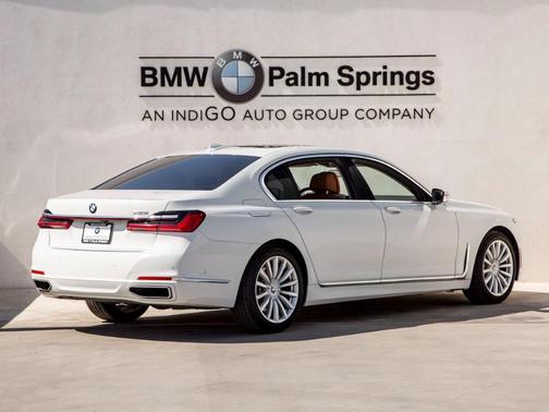 Photo 5 of 29 of 2020 BMW 740 i