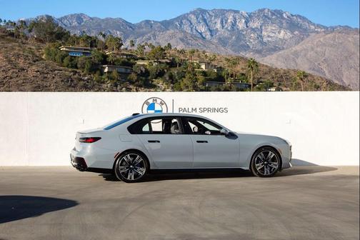 2025 BMW 760 xDrive